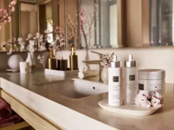 Hyaluronic Acid Natural Booster - Body|Rituals Sale